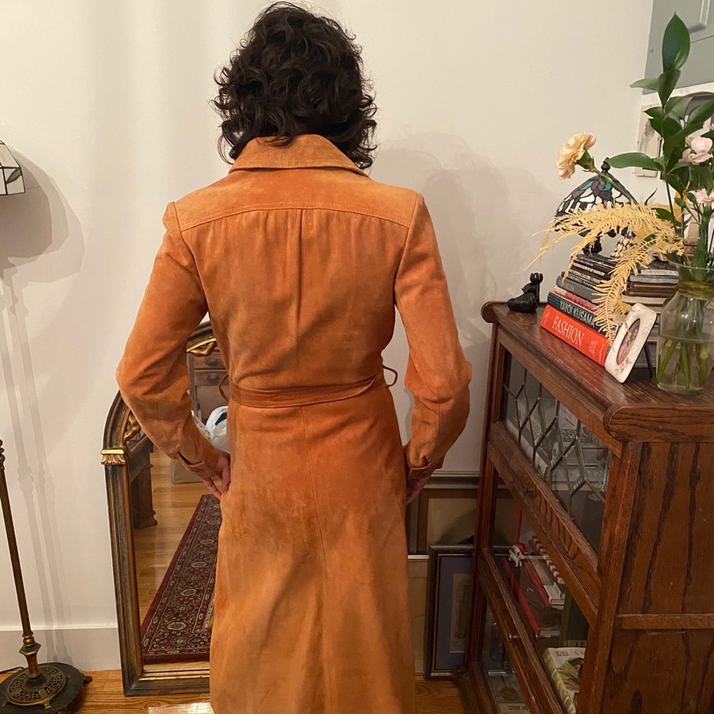 Long saddle tan leather jacket. - Picture 3 of 4